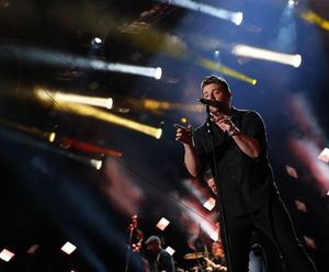 Image post by @cma on Instagram