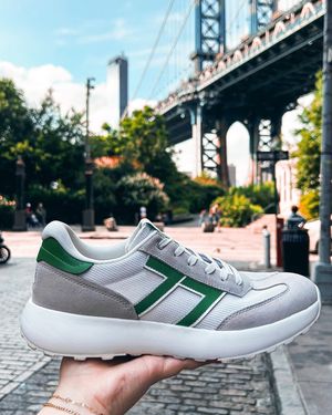 Image post by @dsw on Instagram