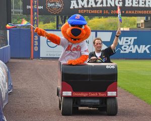 Image post by @syracusemets on Instagram