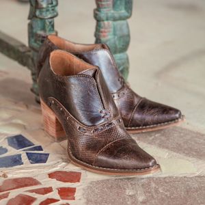 Image post by @noconaboots on Instagram