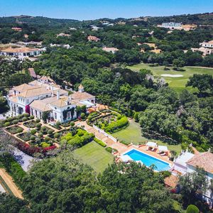 Image post by @christiesrealestate on Instagram