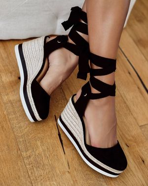 Image post by @dsw on Instagram