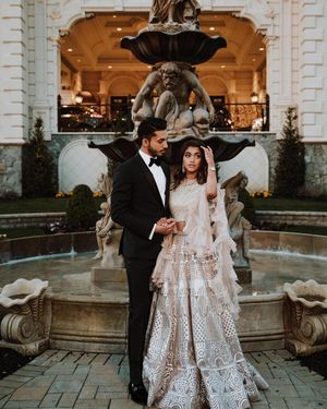 Image post by @thismodernlovephoto on Instagram