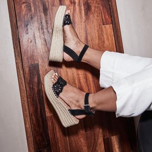 Image post by @dsw on Instagram