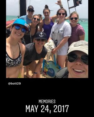 Image post by @hilaryknight on Instagram