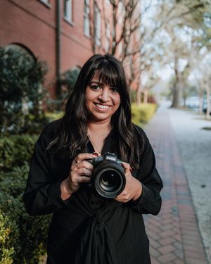 Image post by @thismodernlovephoto on Instagram