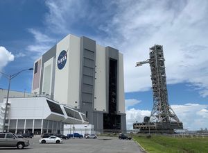 Image post by @nasaartemis on Instagram
