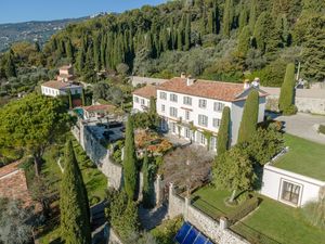 Image post by @christiesrealestate on Instagram