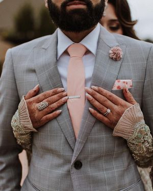 Image post by @thismodernlovephoto on Instagram