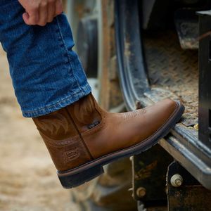 Image post by @justinboots_ on Instagram