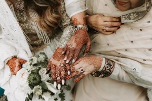 Image post by @thismodernlovephoto on Instagram