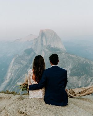 Image post by @thismodernlovephoto on Instagram
