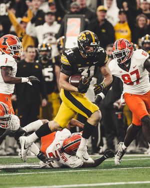 Image post by @hawkeyefootball on Instagram