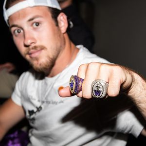 Image post by @uw_football on Instagram