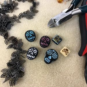Image post by @beadcache on Instagram