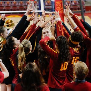 Image post by @uscwomensvolley on Instagram