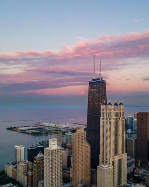 Image post by @chicago.explore on Instagram