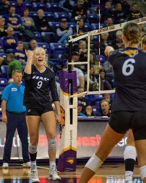 Image post by @univolleyball on Instagram