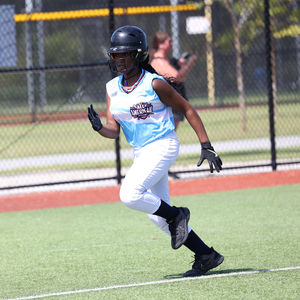 Image post by @softballyouth on Instagram