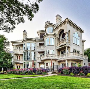 Image post by @christiesrealestate on Instagram