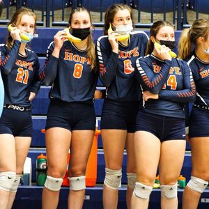 Image post by @hopecollegevolleyball on Facebook
