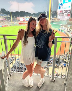 Image post by @hayleylewis_sports on Instagram