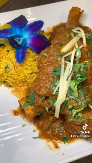 Video post by @muslimfoodies on Instagram