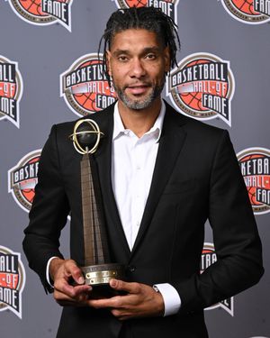 Image post by @NBAHistory on Twitter/X