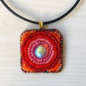 Image post by @beadcache on Instagram