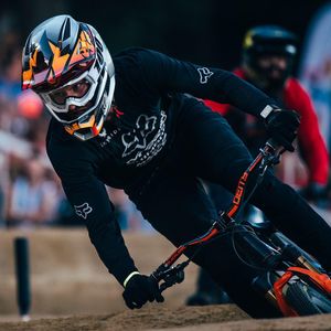 Image post by @foxmtb on Instagram