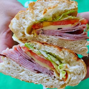 Image post by @dangelosandwiches on Instagram