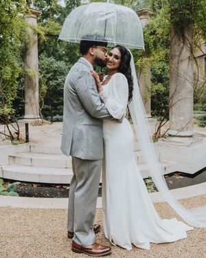 Image post by @thismodernlovephoto on Instagram