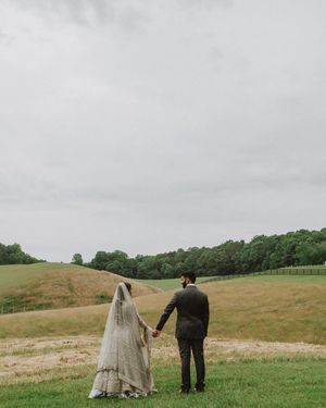 Image post by @thismodernlovephoto on Instagram