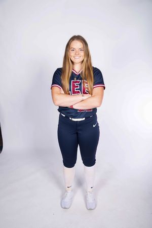 Image post by @leeusoftball on Instagram