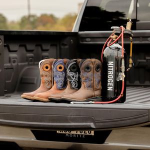 Image post by @justinboots_ on Instagram