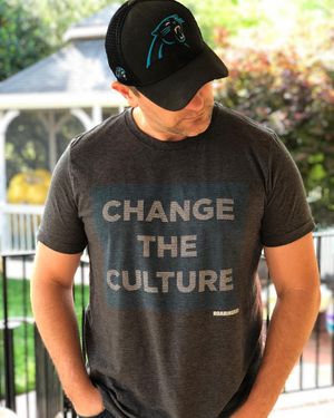 Image post by @roaringriot on Instagram