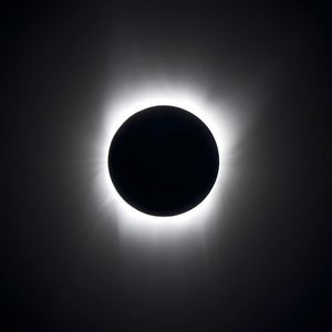 Image post by @nasaartemis on Instagram