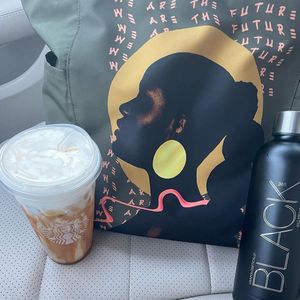 Image post by @blackgirlsinstarbucks on Instagram