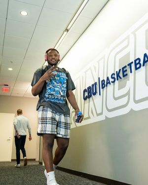 Image post by @cbumbb on Instagram