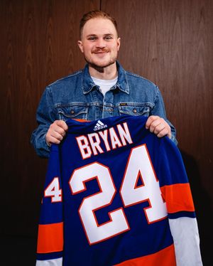 Image post by @nyislanders on Instagram