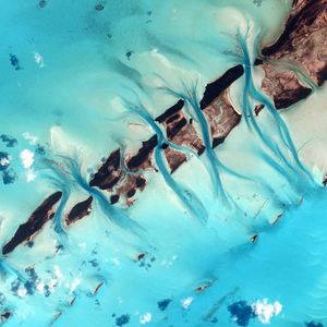 Image post by @nasaartemis on Instagram