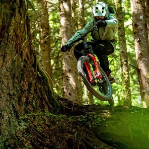 Image post by @foxmtb on Instagram