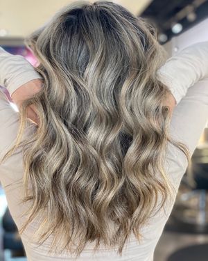 Image post by @studiovasi_salon on Instagram
