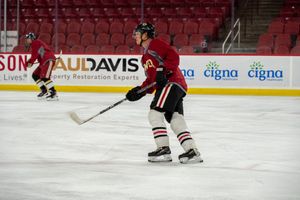 Image post by @du_hockey on Instagram