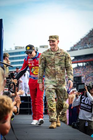 Image post by @StewartHaasRcng on Twitter