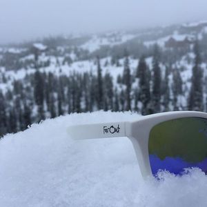 Image post by @faroutsunglasses on Instagram