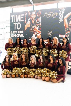 Image post by @CavsDanceTeam on Twitter