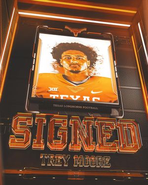 Image post by @texasfootball on Instagram