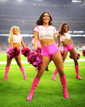 Image post by @texanscheerleaders on Instagram