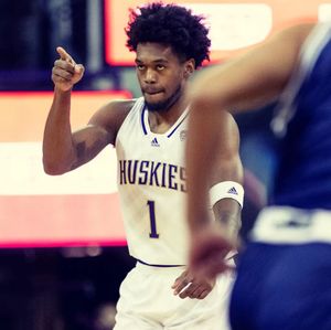 Image post by @uw_mbb on Instagram
